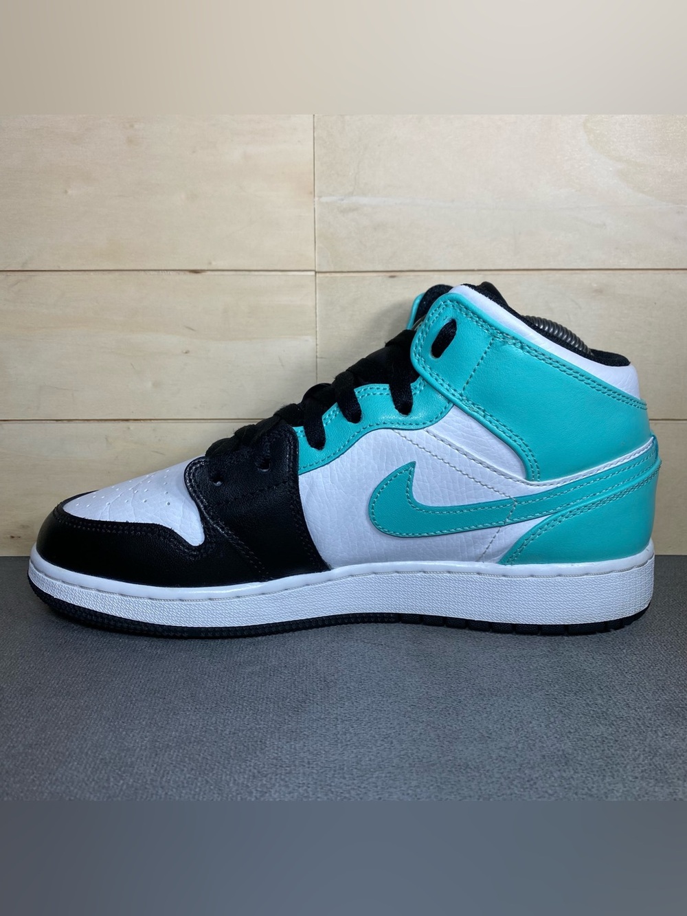 Nike Air Jordan 1 Tropical Twist Igloo Youth Size 6Y Shoes Aqua Black 554725-132 - Picture 2 of 11
